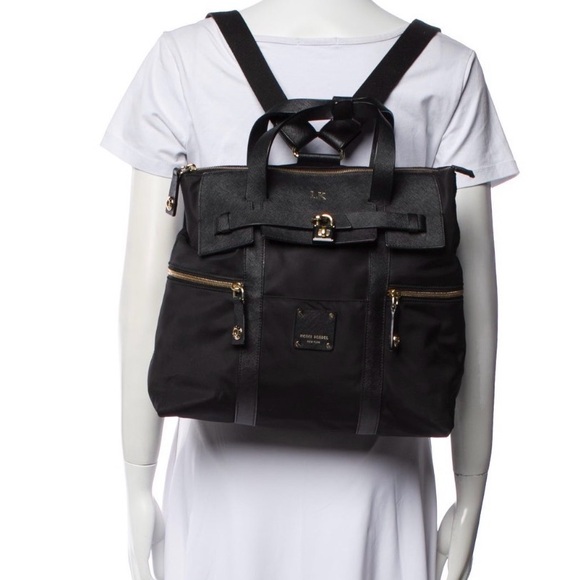 henri bendel Handbags - Henri Bendel Large Jetsetter Convertible Backpack / Crossbody – Like New 💎